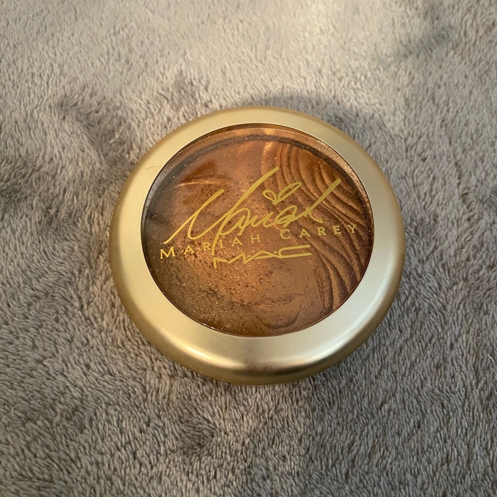 Pre-Owned Like New Mac Mariah Carey My Mimi Extra Dimension Skin Finish